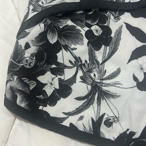 Lululemon Running shorts - Picture 3 of 7